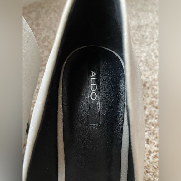 Aldo Silver Shimmer Crystal Cut Studded Formal Heels Size 7.5 Pointed Toe Classy - Picture 5 of 12